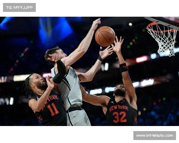 阿努诺比半场20分，尼克斯半场紧咬马刺